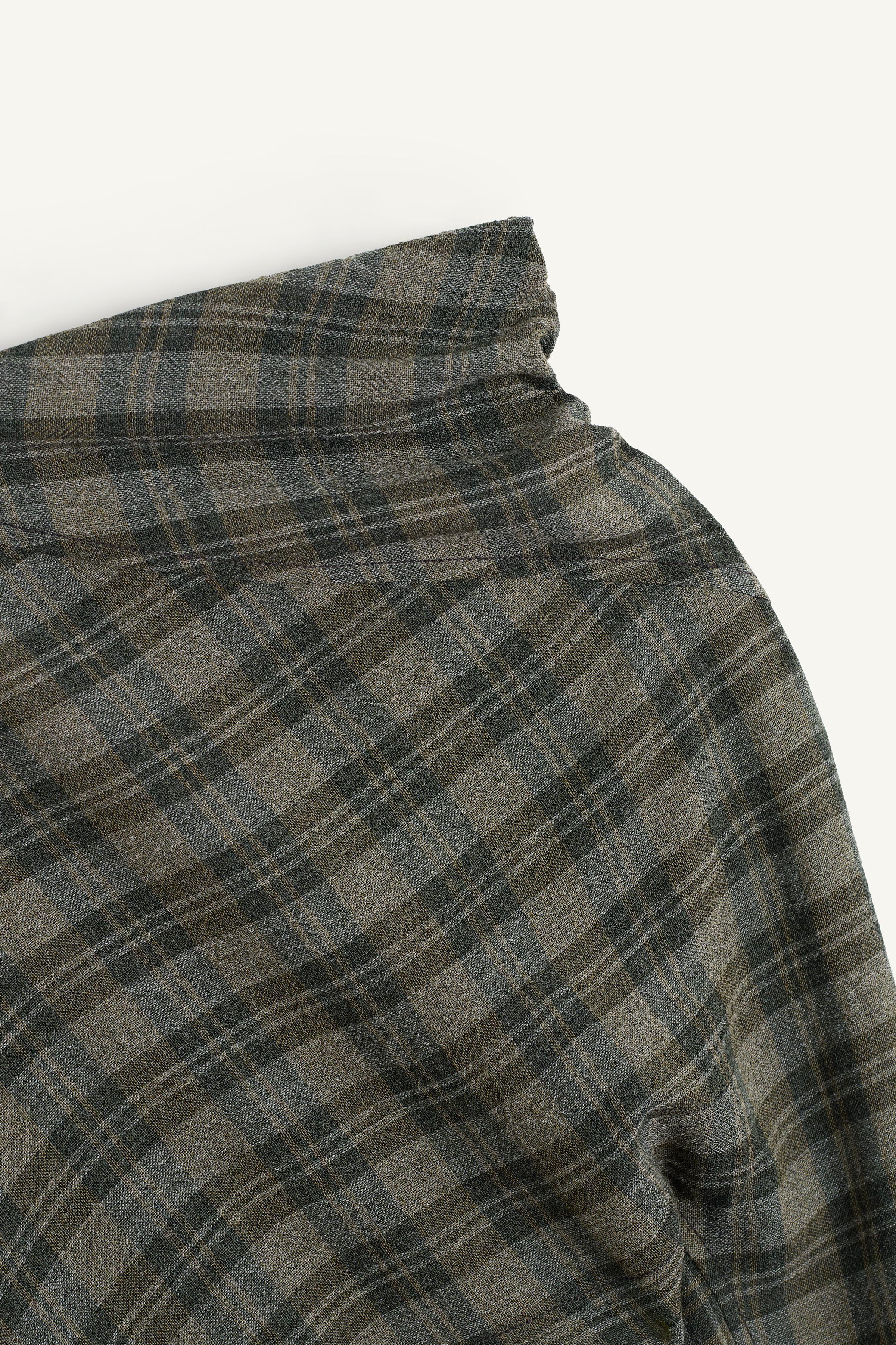 Loose-Fitting Plaid Shawl Top