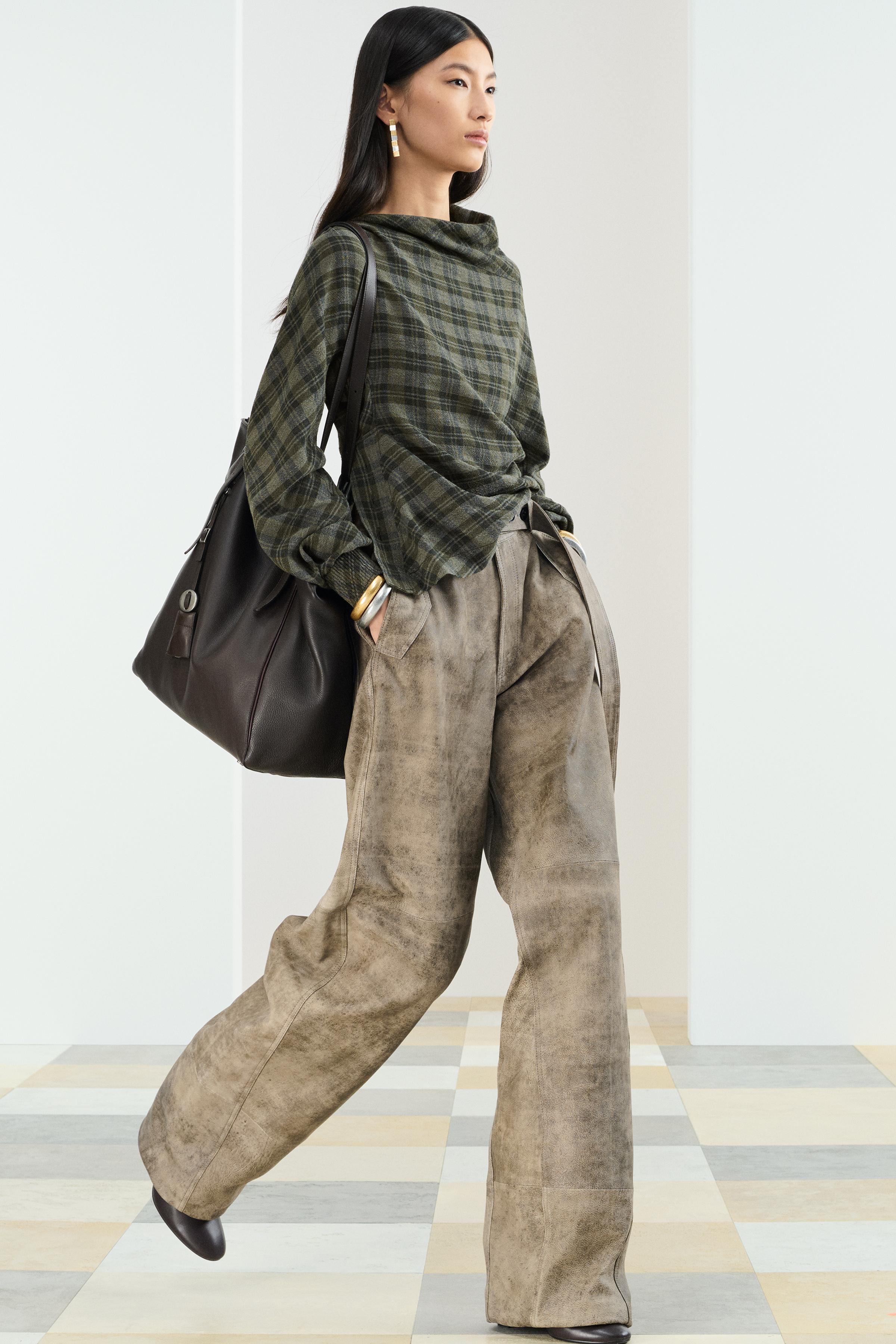 Loose-Fitting Plaid Shawl Top